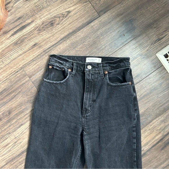 Abercrombie & Fitch | 24/00 | 90s straight ultra high rise jeans - Picture 2 of 4